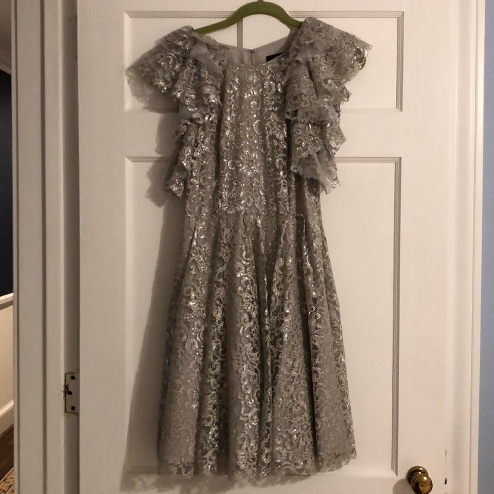 Sz 8 BCBGMaxAzria silver lace fit & Flare dress.